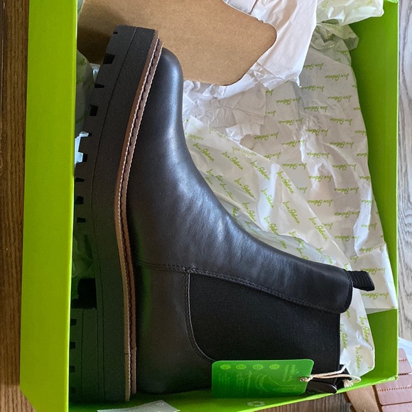 Sam Edelman Laguna Chelsea lug boot BRAND NEW, never worn. Missed return window. - Picture 3 of 3